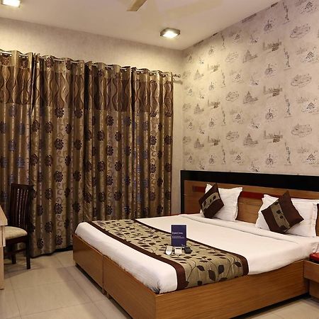 Fabhotel Signature Cyber Park Delhi  Dış mekan fotoğraf