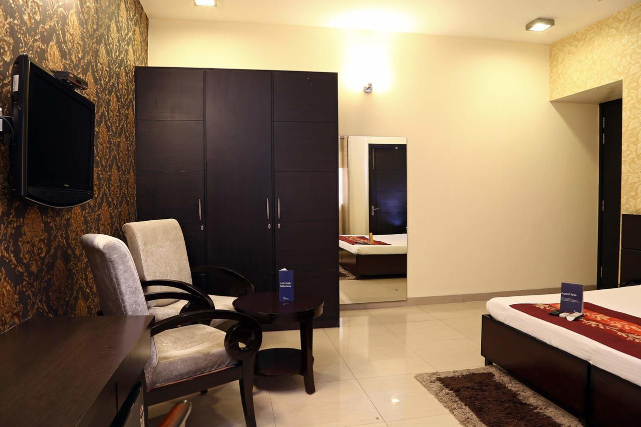 Fabhotel Signature Cyber Park Delhi  Dış mekan fotoğraf