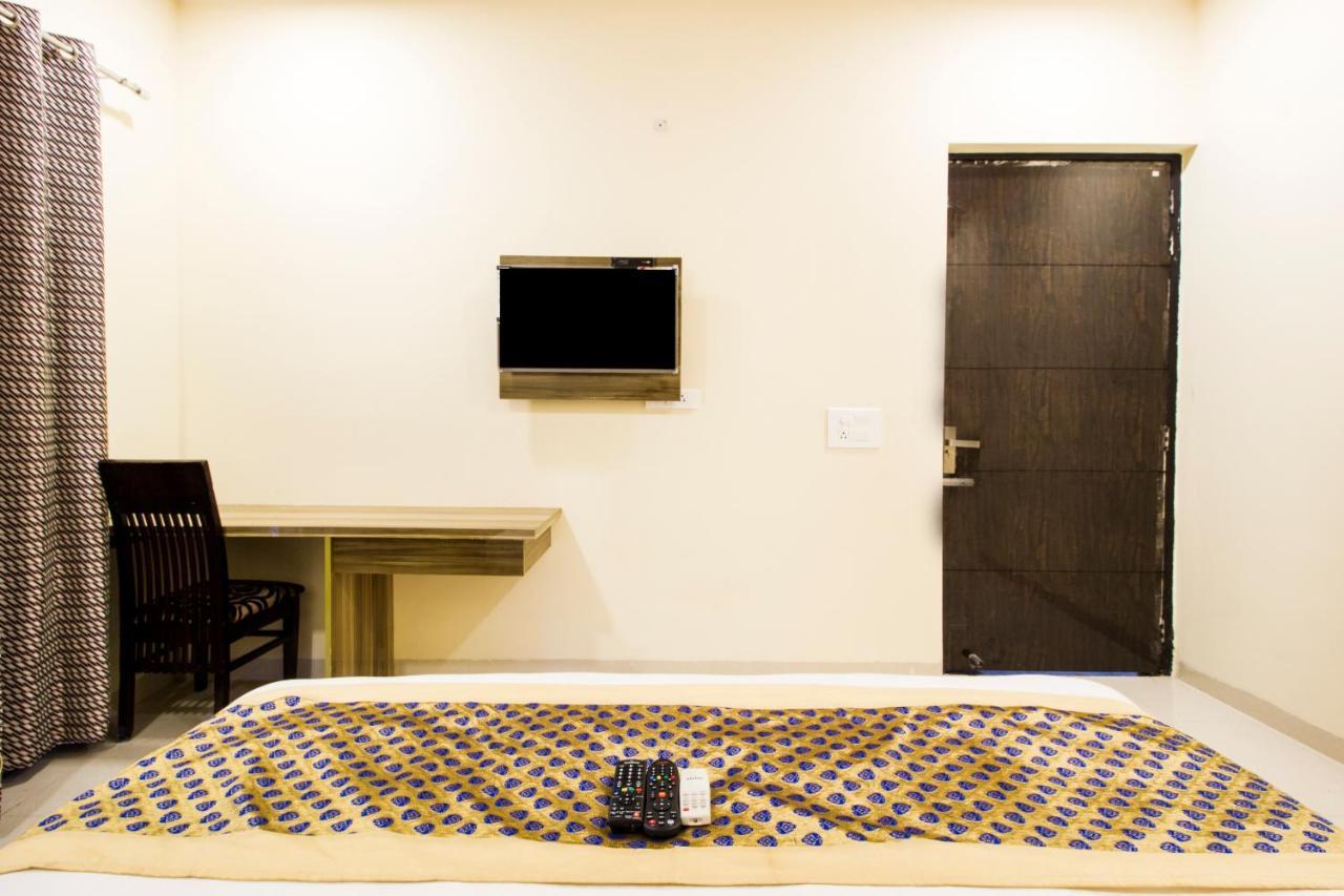 Fabhotel Signature Cyber Park Delhi  Dış mekan fotoğraf