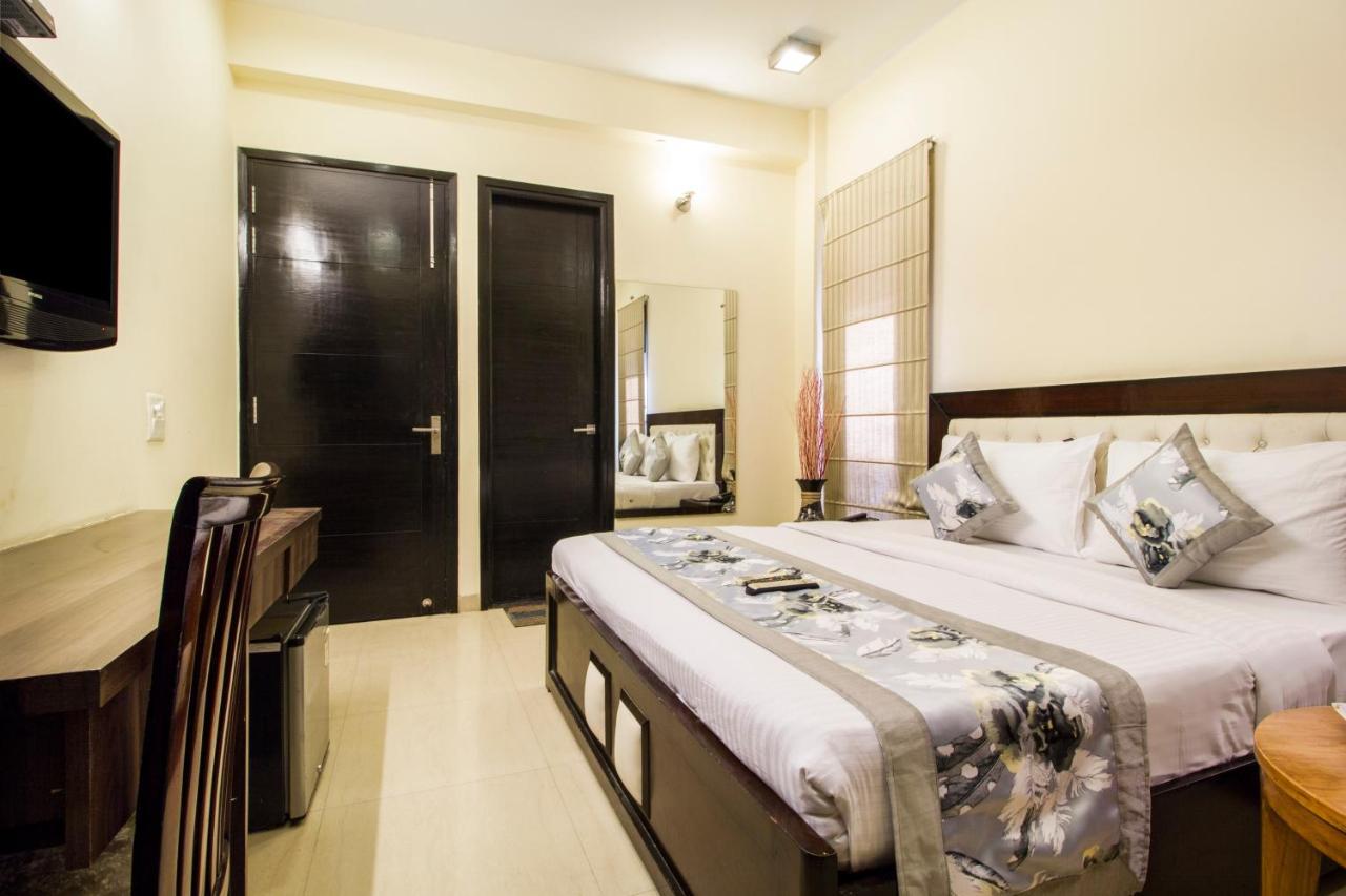 Fabhotel Signature Cyber Park Delhi  Dış mekan fotoğraf